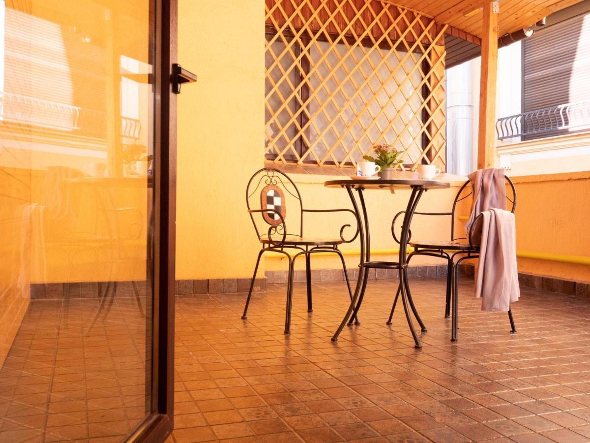 One Love Terrace Apartment Bucarest Exterior foto